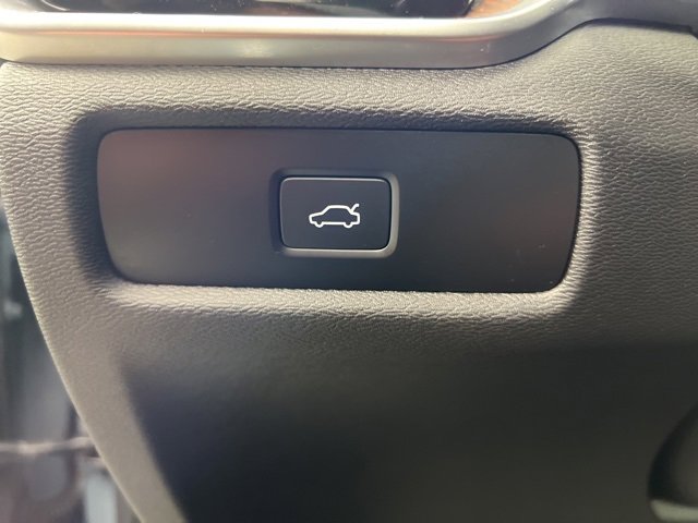 Used 2023 Volvo S60 B5 Ultimate w/ Climate Package image 21