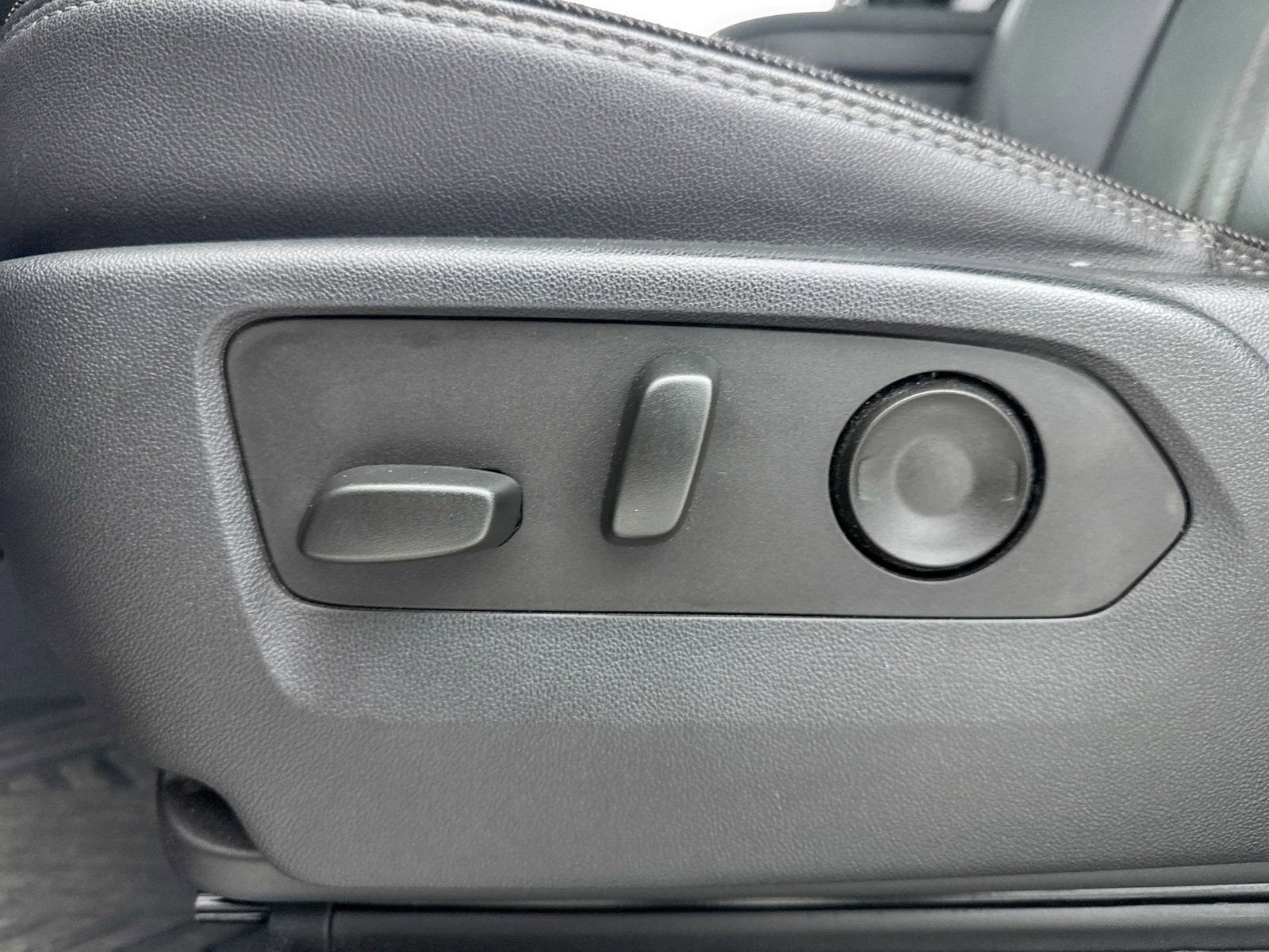 Used 2024 Chevrolet Silverado 2500 High Country w/ High Country Premium Package image 40