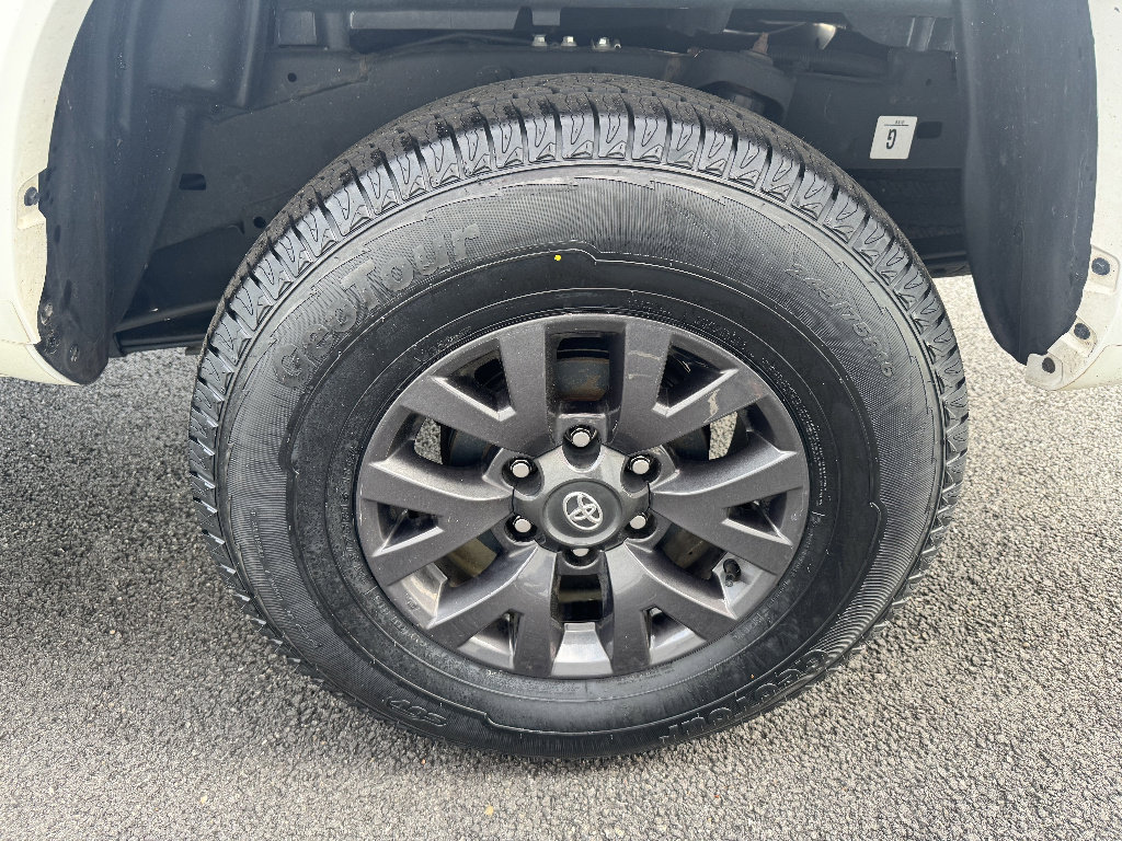 Certified 2023 Toyota Tacoma SR5 w/ Technology Package AWD/4WD image 19