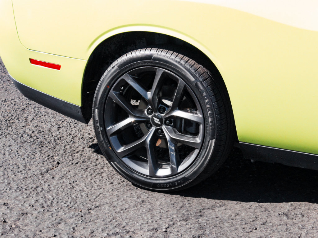 Used 2015 Dodge Challenger R/T w/ Quick Order Package 22B R/T RWD image 4