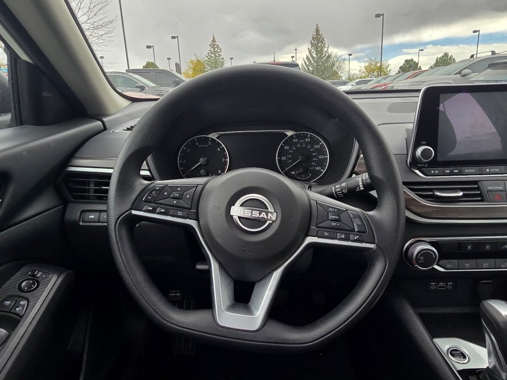 Used 2025 Nissan Altima 2.5 SV image 28