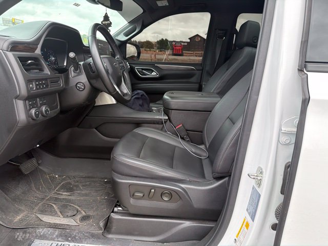 Used 2023 Chevrolet Suburban Z71 w/ Luxury Package AWD/4WD image 12