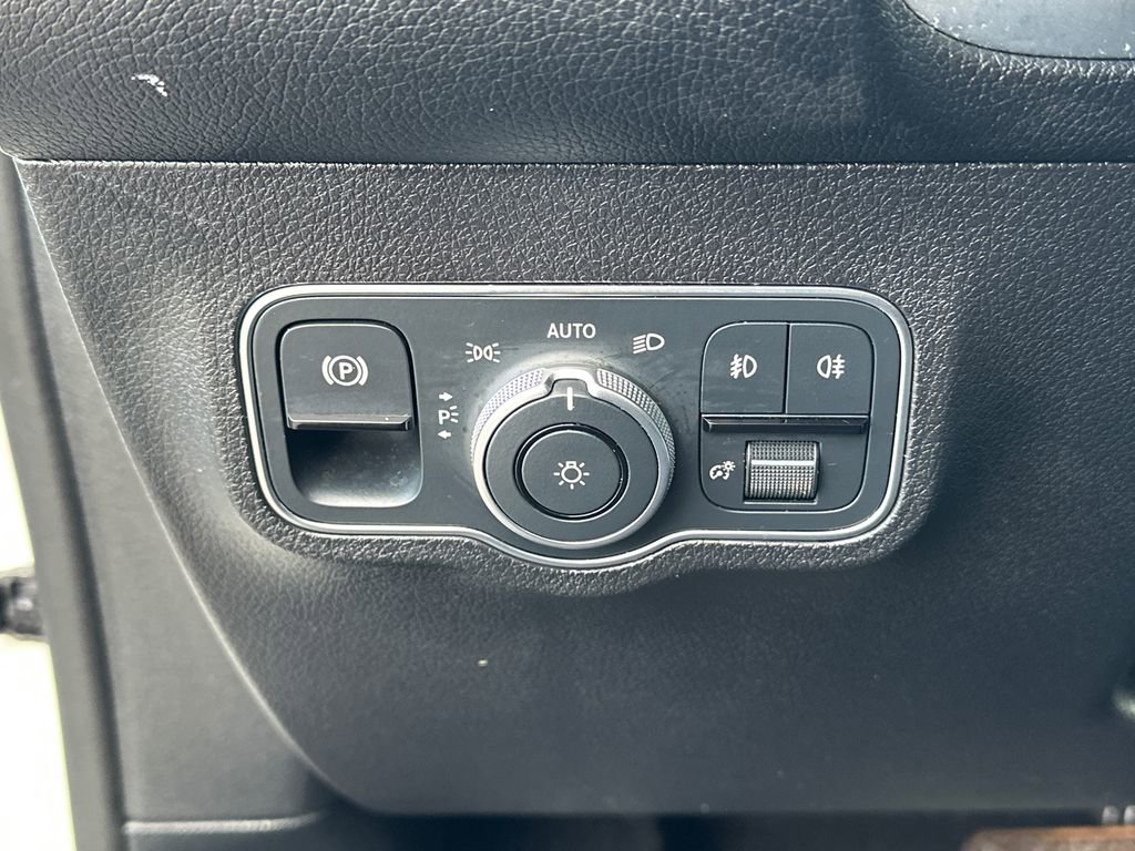 Used 2023 Mercedes-Benz GLB 250 4MATIC image 26