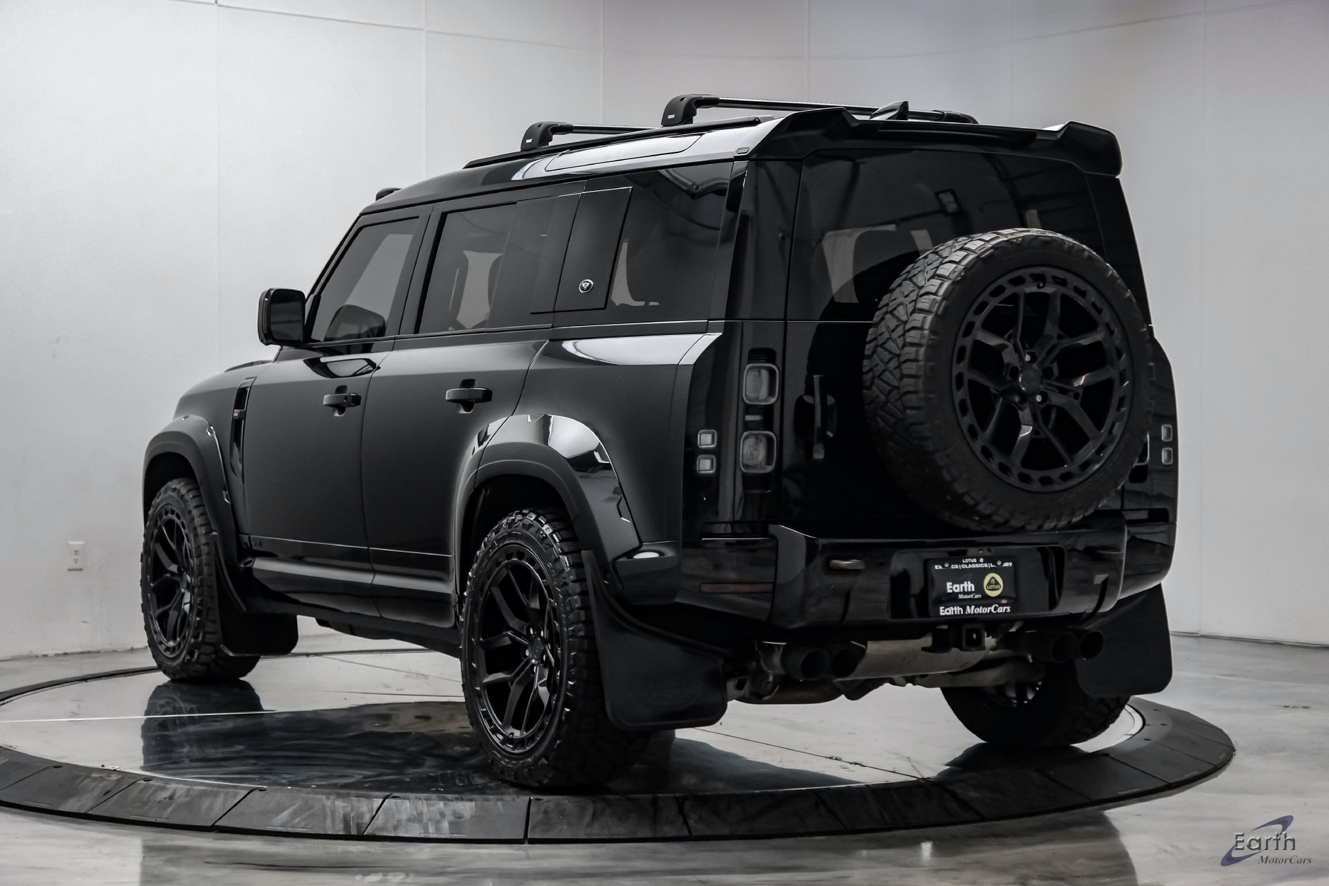 Used 2022 Land Rover Defender 110 V8 AWD/4WD image 11