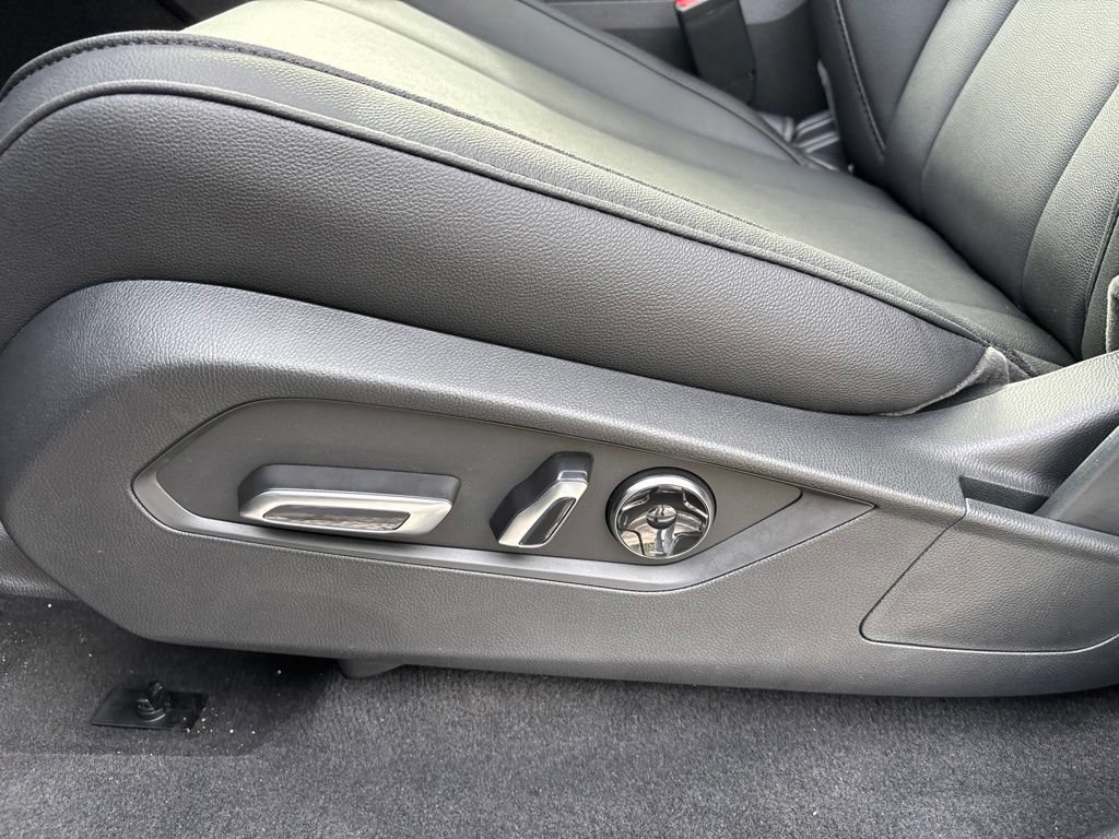 New 2026 Acura MDX SH-AWD image 15