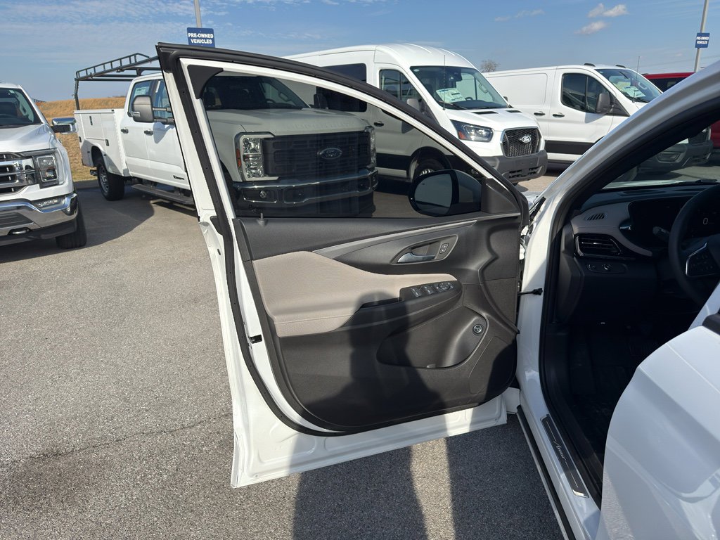 Used 2025 Buick Envista Avenir FWD image 17