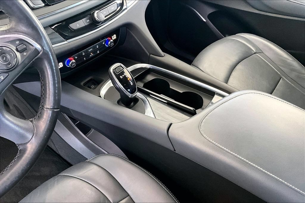 Used 2018 Buick Enclave Essence AWD/4WD image 5
