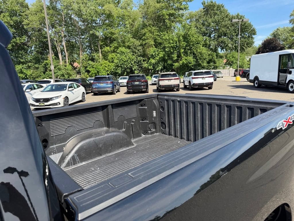 Certified 2026 Chevrolet Silverado 1500 RST AWD/4WD image 8