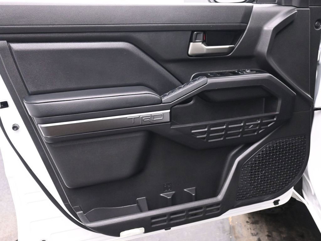 Used 2025 Toyota Tacoma TRD Off-Road w/ TRD Off Road Upgrade Package image 10