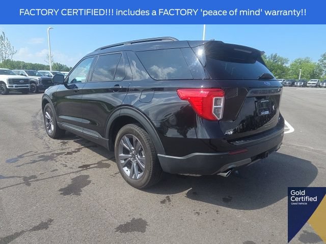 Used 2024 Ford Explorer XLT w/ Equipment Group 202A AWD/4WD image 17