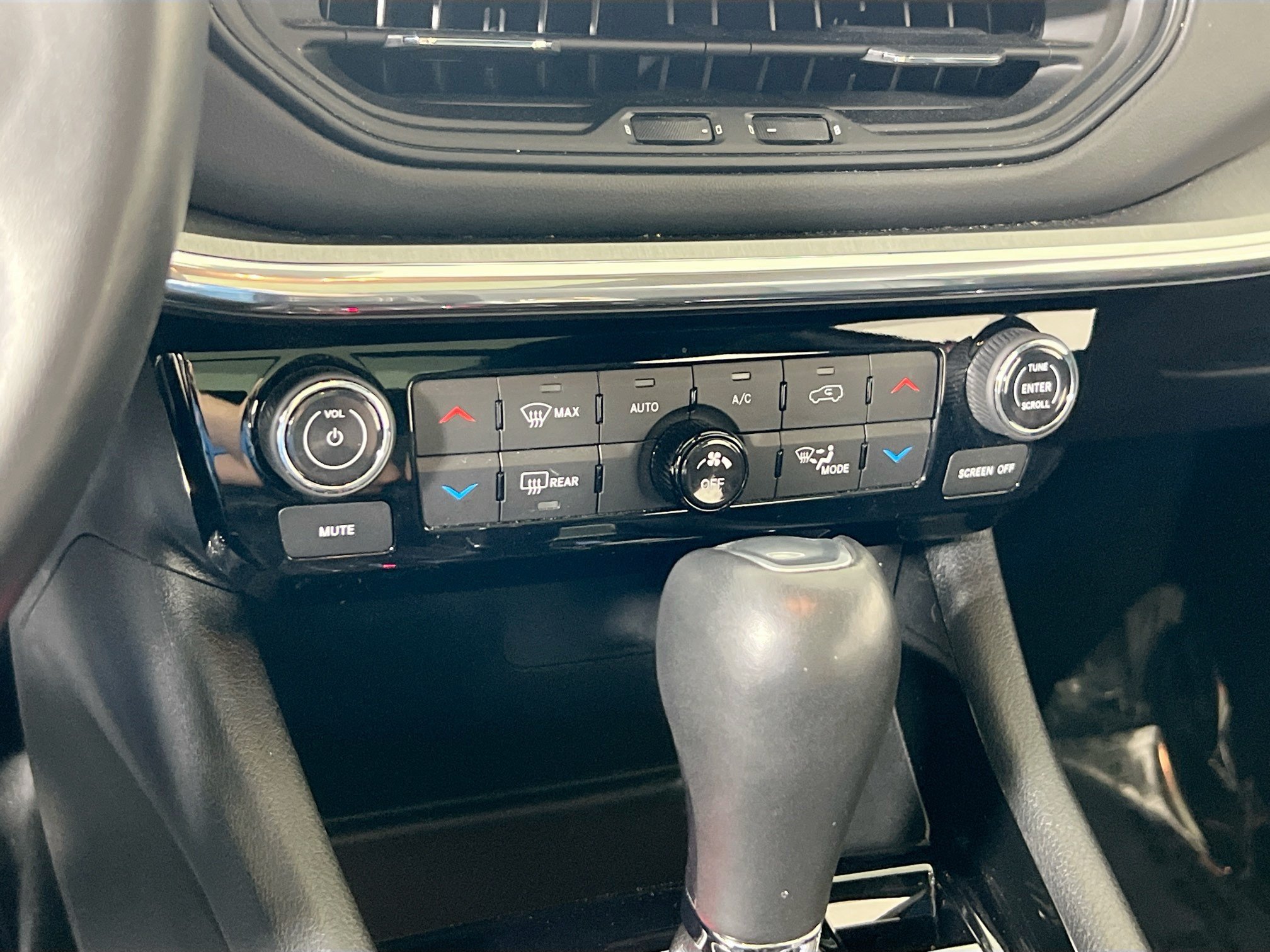 Used 2022 Jeep Compass High Altitude AWD/4WD image 16