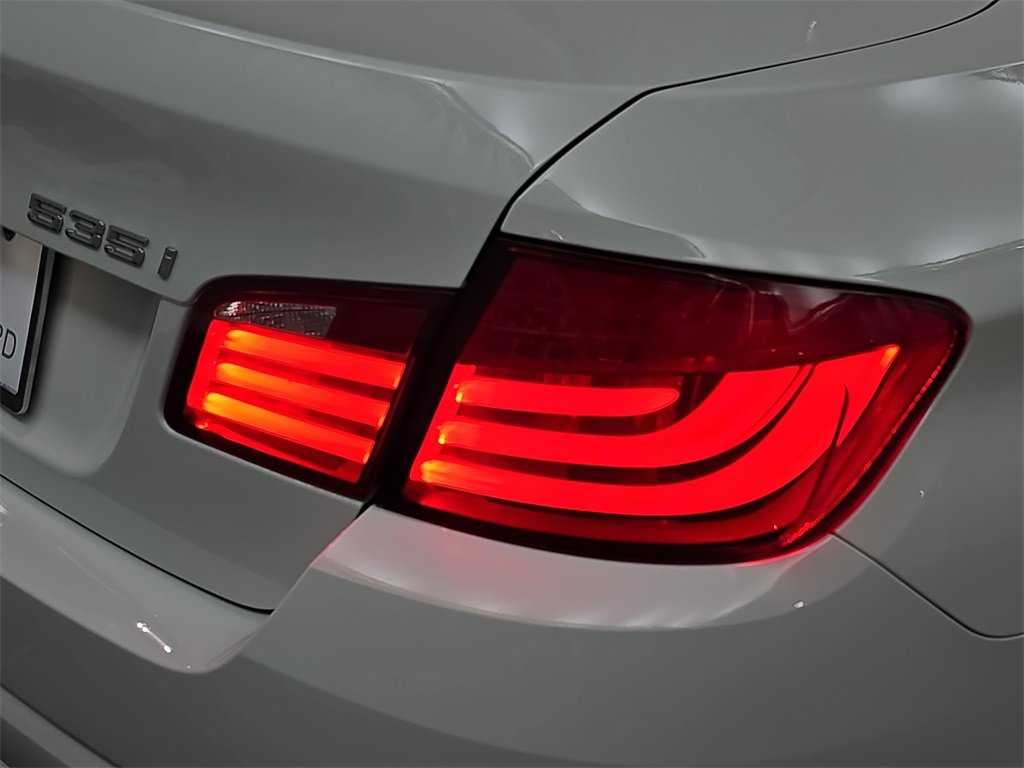 Used 2011 BMW 535i xDrive Sedan image 32
