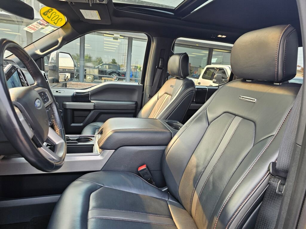 Certified 2022 Ford F450 Platinum w/ FX4 Off-Road Package image 18