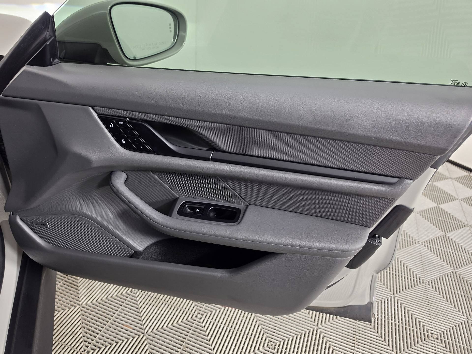 Used 2022 Porsche Taycan RWD image 46