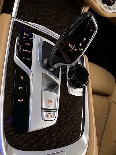 Used 2022 BMW 750i xDrive w/ Executive Package AWD/4WD image 42
