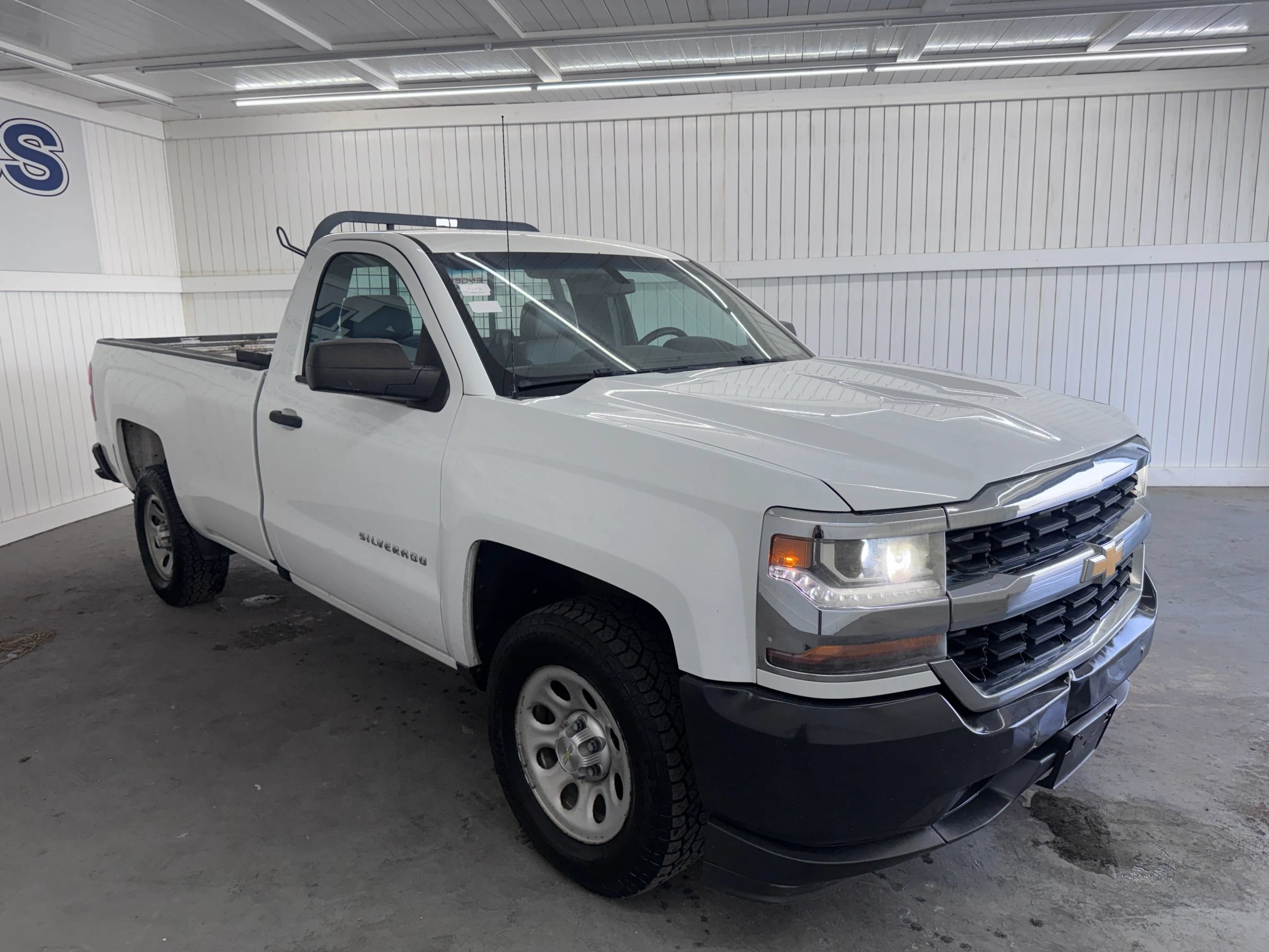 Used 2016 Chevrolet Silverado 1500 W/T RWD image 3
