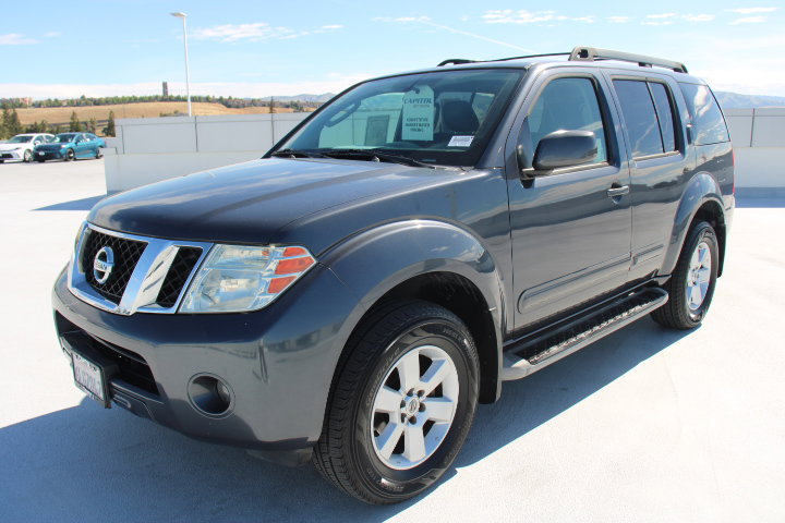 Used 2010 Nissan Pathfinder SE AWD/4WD image 7