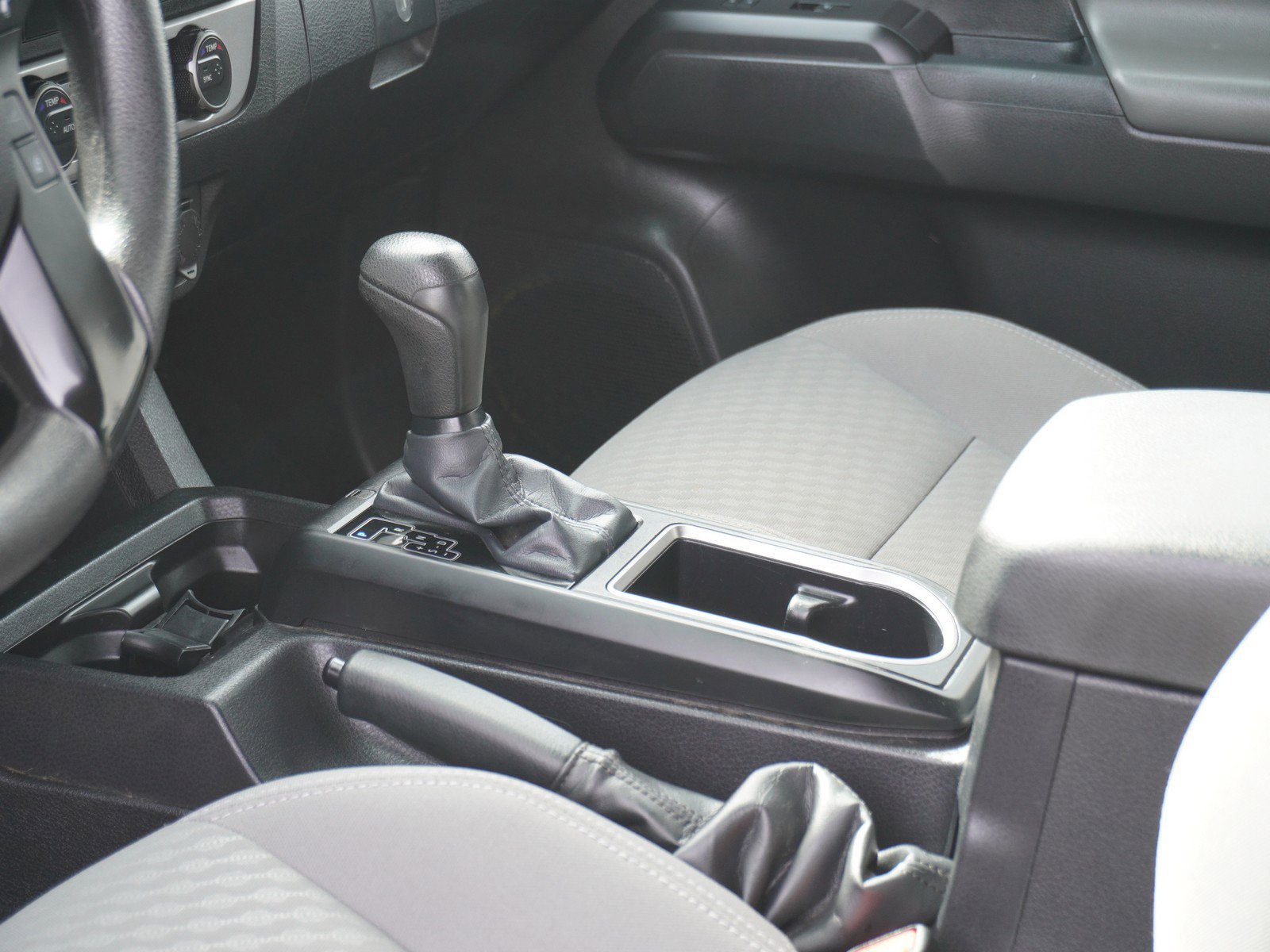 Used 2023 Toyota Tacoma SR AWD/4WD image 19