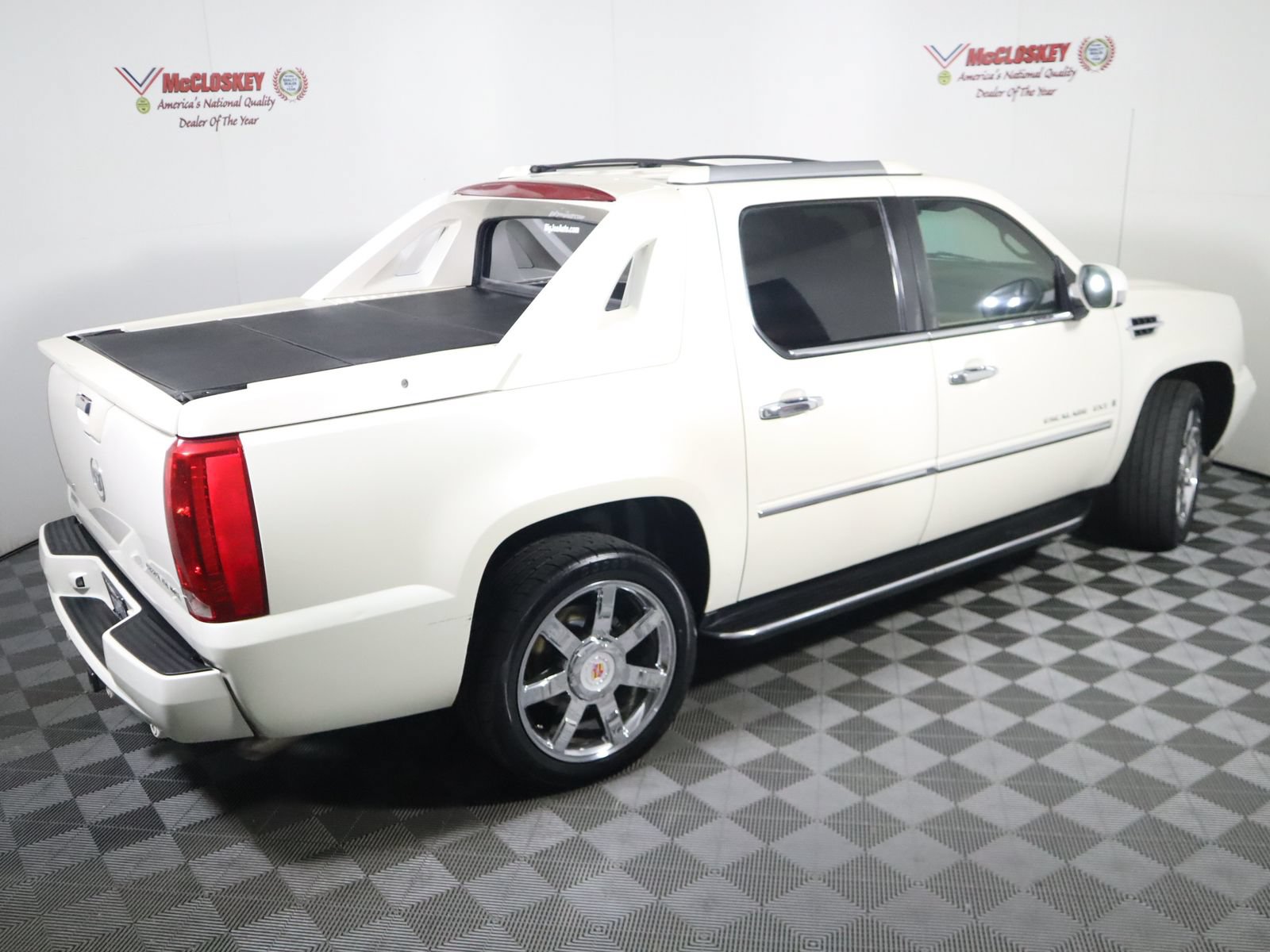 Used 2009 Cadillac Escalade EXT AWD/4WD image 4