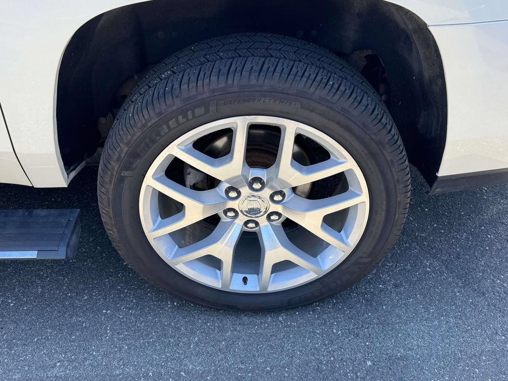 Used 2015 Cadillac Escalade ESV Platinum AWD/4WD image 36