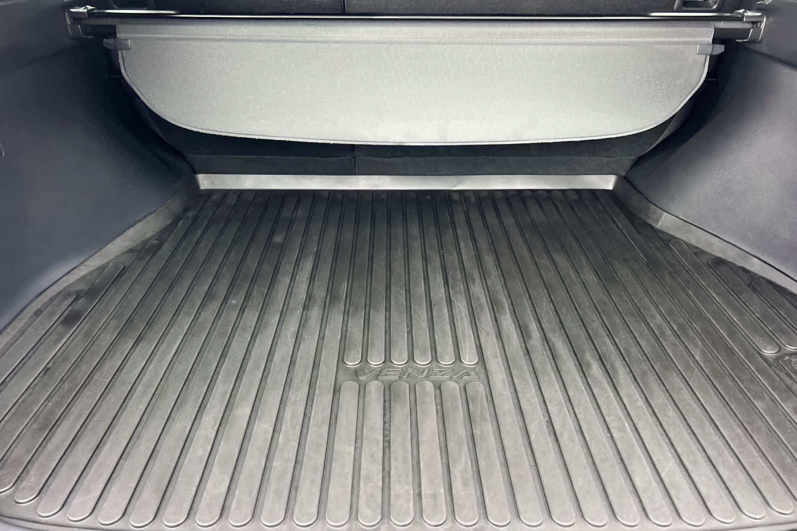 Certified 2023 Toyota Venza XLE AWD/4WD image 16