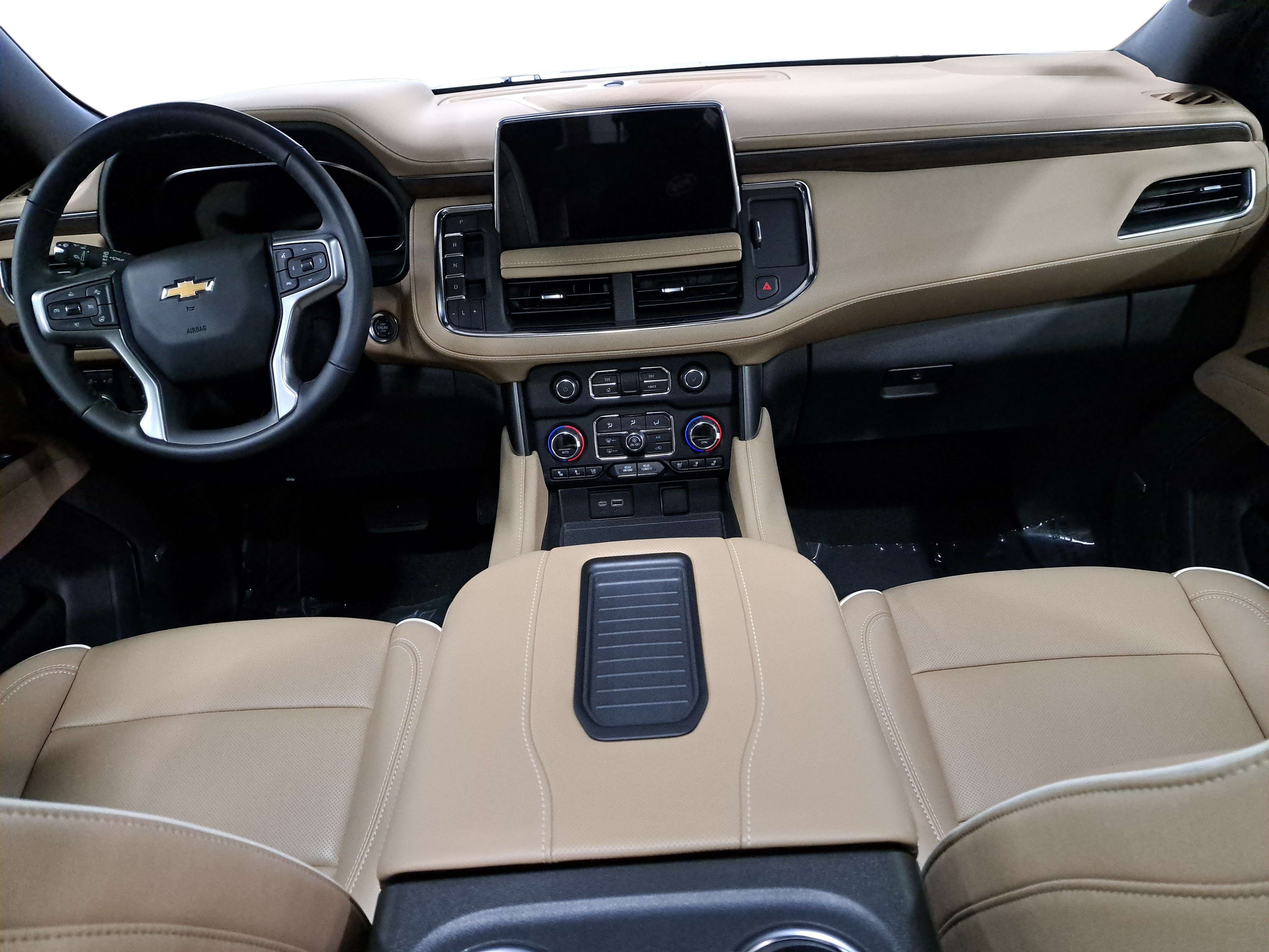 Used 2024 Chevrolet Suburban Premier AWD/4WD image 9