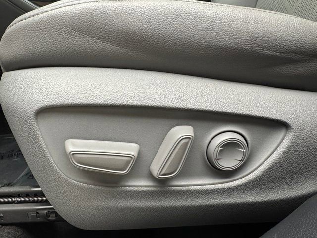 Used 2023 Toyota Highlander Platinum image 20