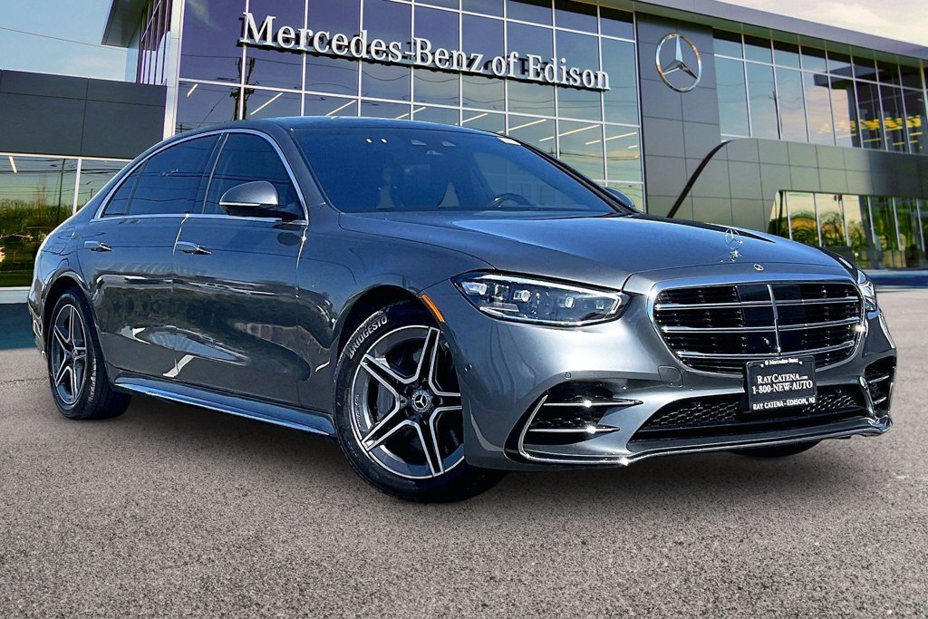 Used 2025 Mercedes-Benz S 580 4MATIC Sedan image 1