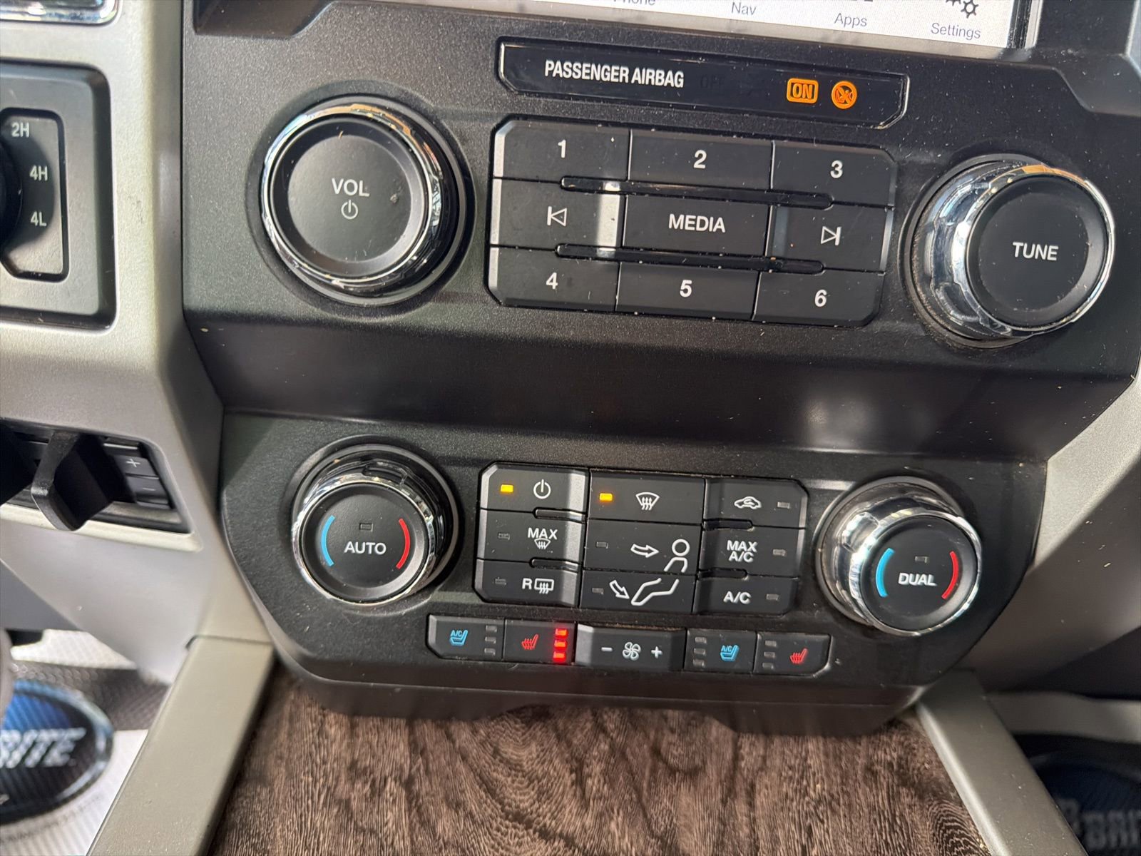 Used 2019 Ford F250 Lariat w/ Lariat Value Package AWD/4WD image 18