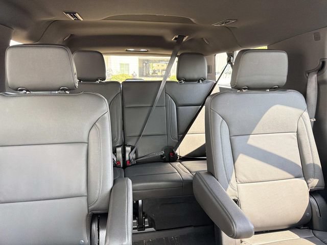 Used 2023 Chevrolet Suburban Z71 w/ Luxury Package AWD/4WD image 12