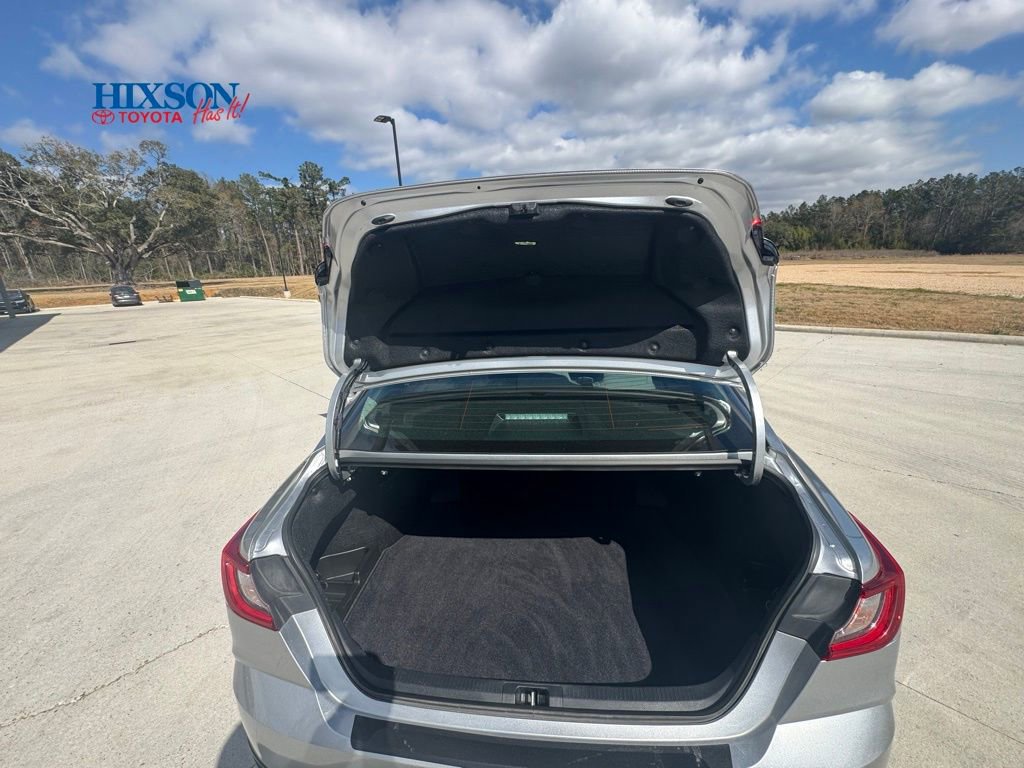 Used 2025 Toyota Camry LE w/ Convenience Package image 8