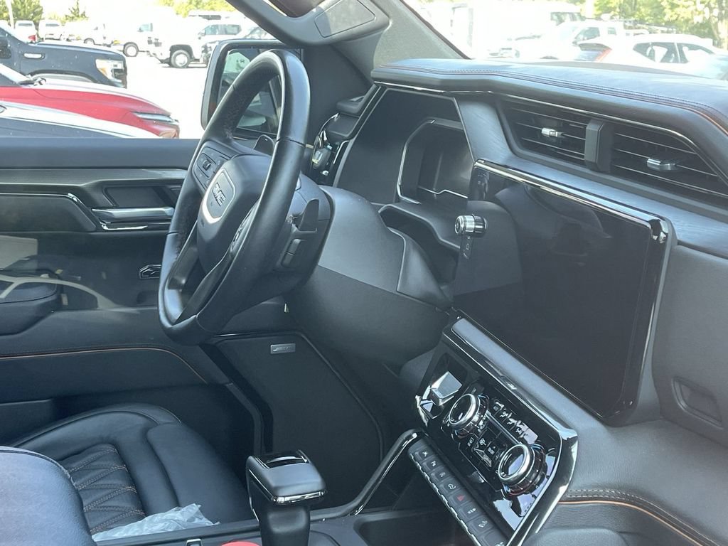 Used 2023 GMC Sierra 1500 AT4 w/ AT4 Premium Package AWD/4WD image 10