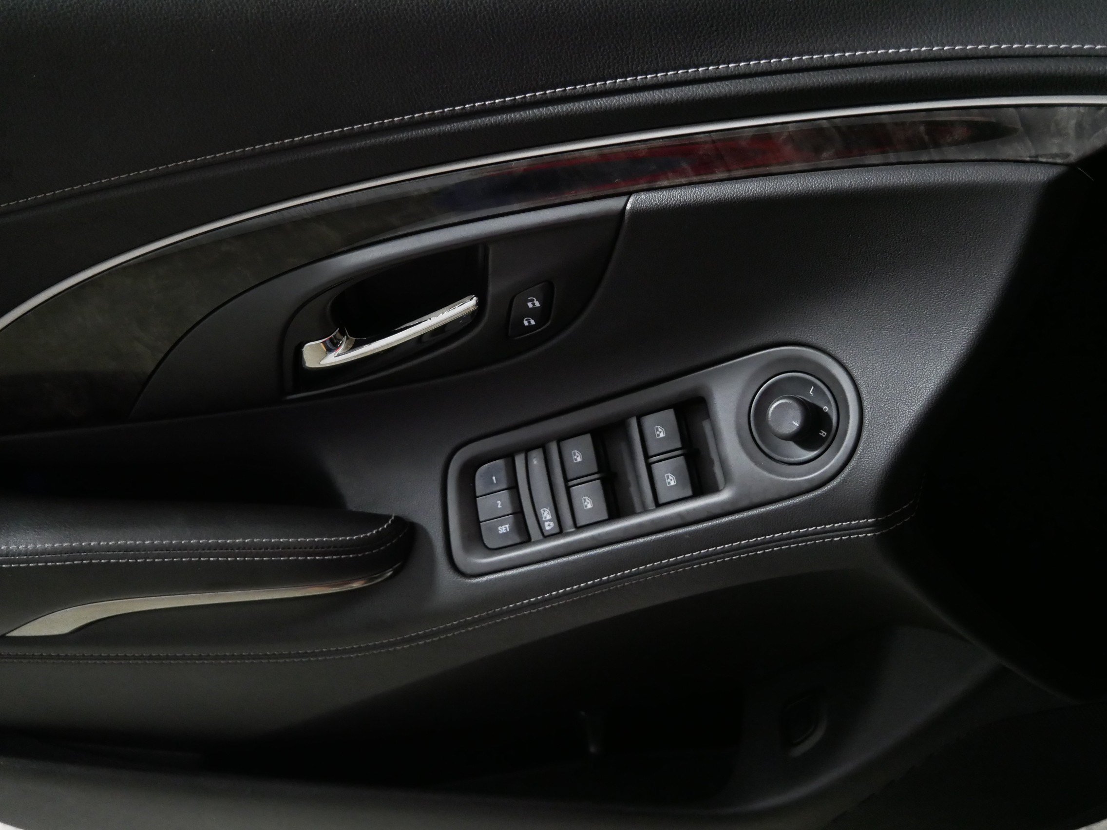 Used 2014 Buick LaCrosse Leather FWD image 19