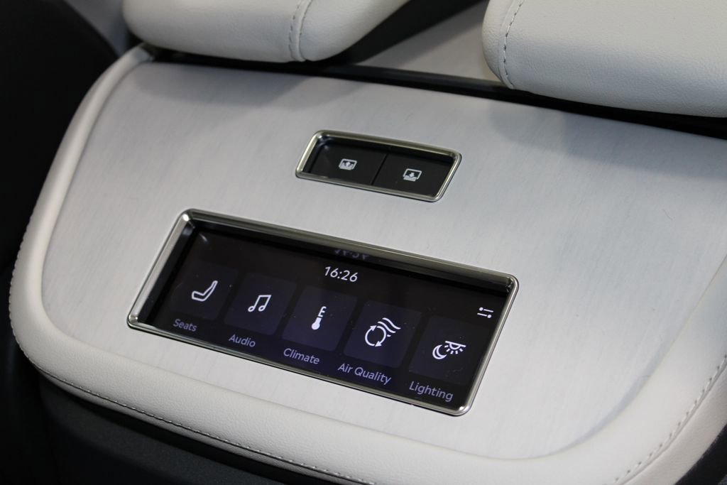 New 2025 Lincoln Navigator L Reserve image 38