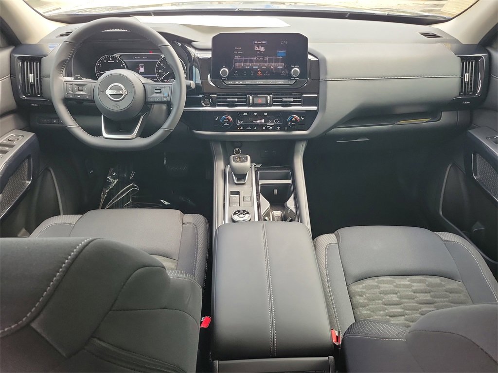 New 2025 Nissan Pathfinder SV image 7