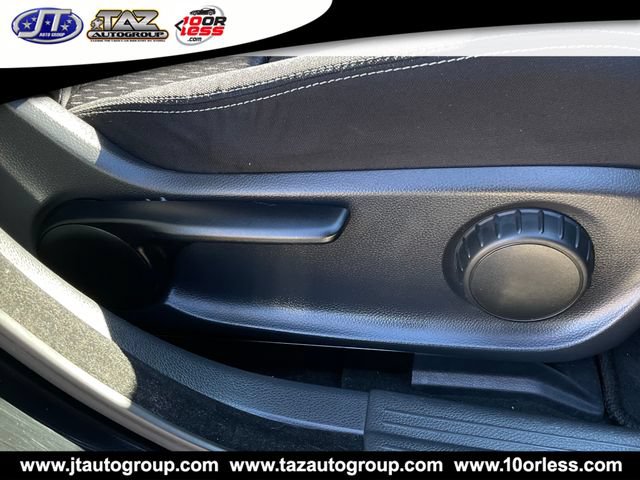 Used 2017 INFINITI QX30 FWD image 15