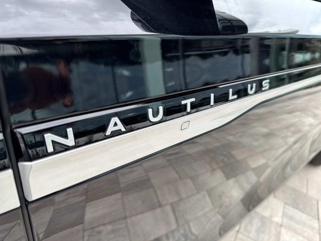 New 2025 Lincoln Nautilus Reserve image 8