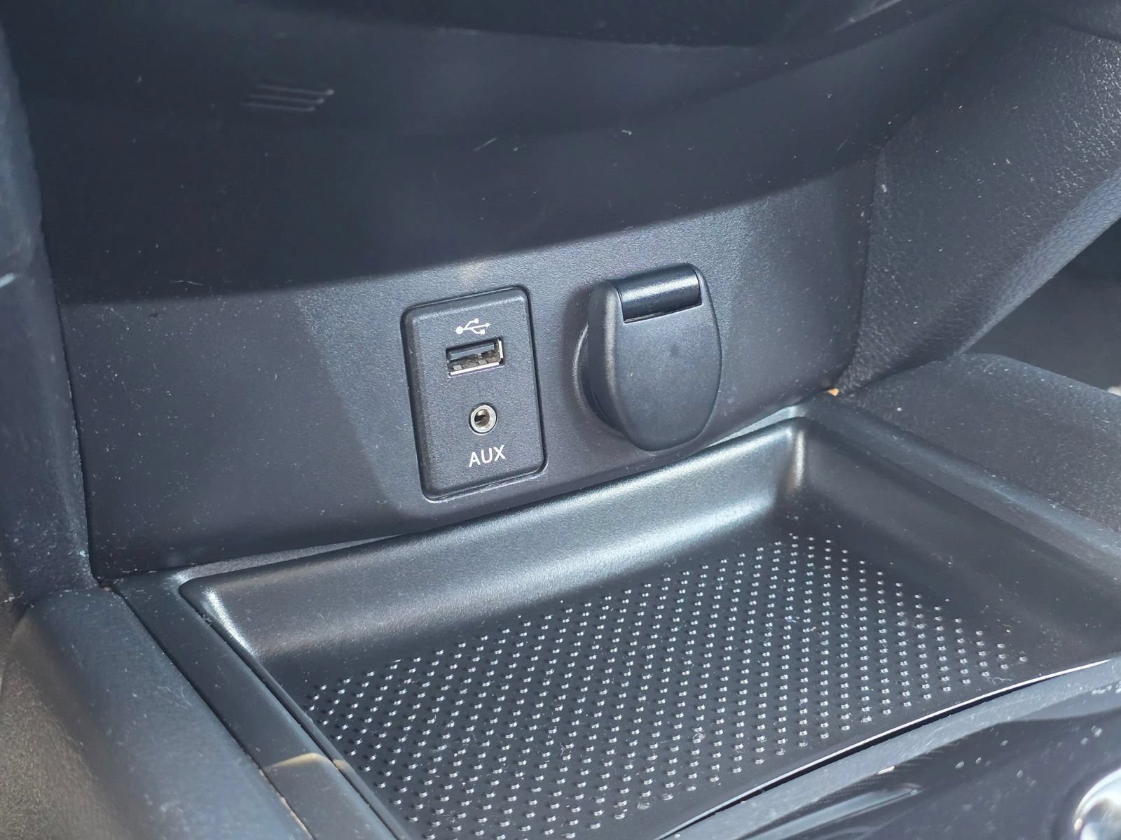 Used 2016 Nissan Rogue S FWD image 31