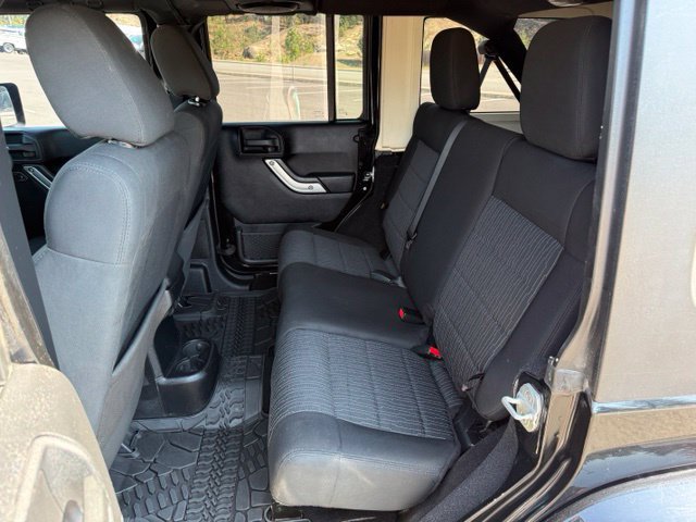 Used 2011 Jeep Wrangler Unlimited Sahara AWD/4WD image 9