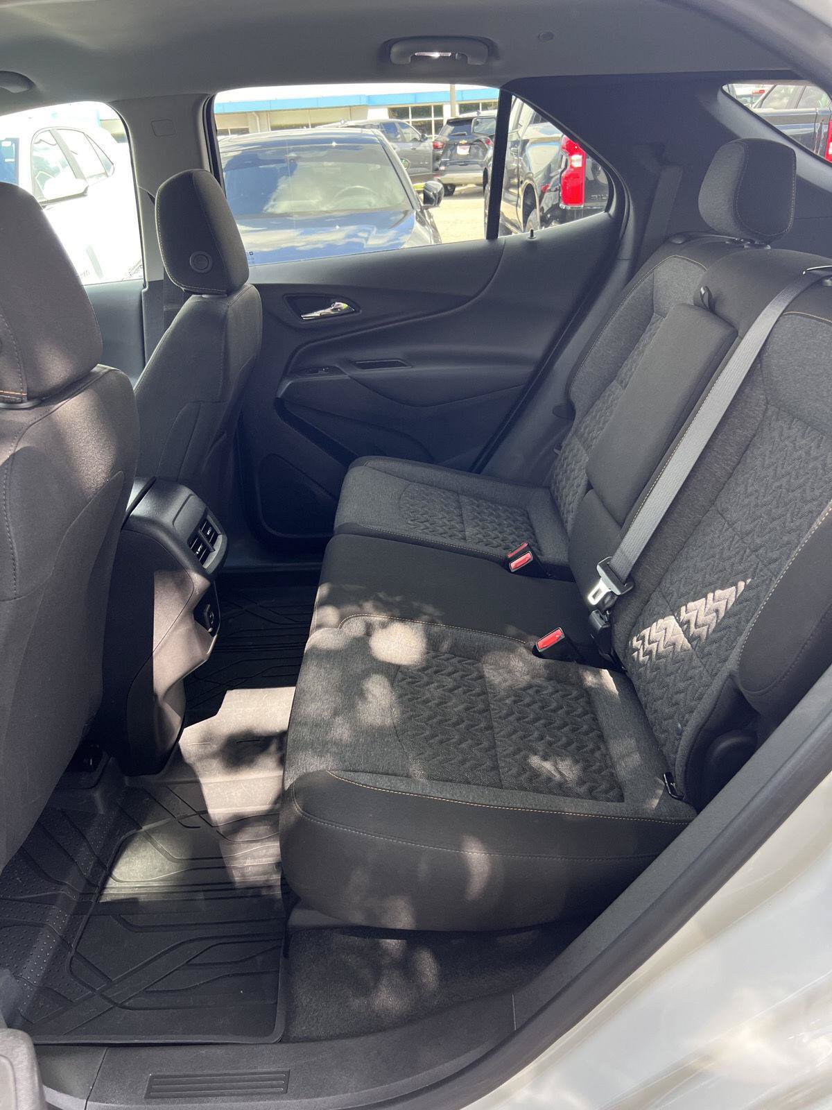 Used 2024 Chevrolet Equinox LT w/ LPO, Floor Liner Package FWD image 16