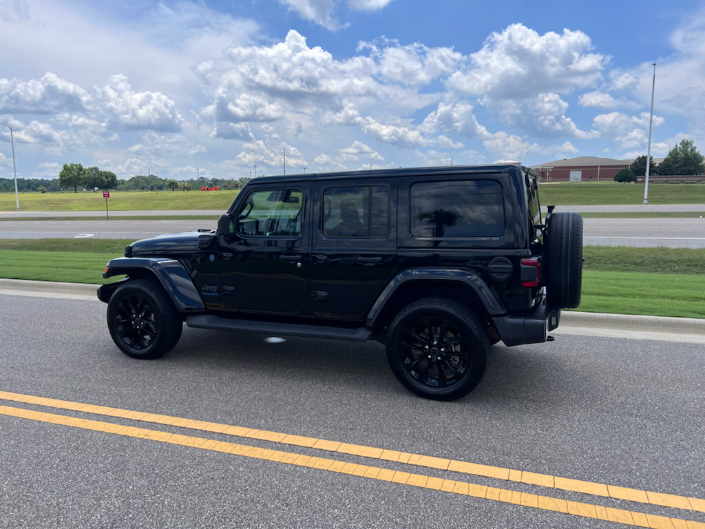 Certified 2025 Jeep Wrangler Unlimited Sahara AWD/4WD image 7