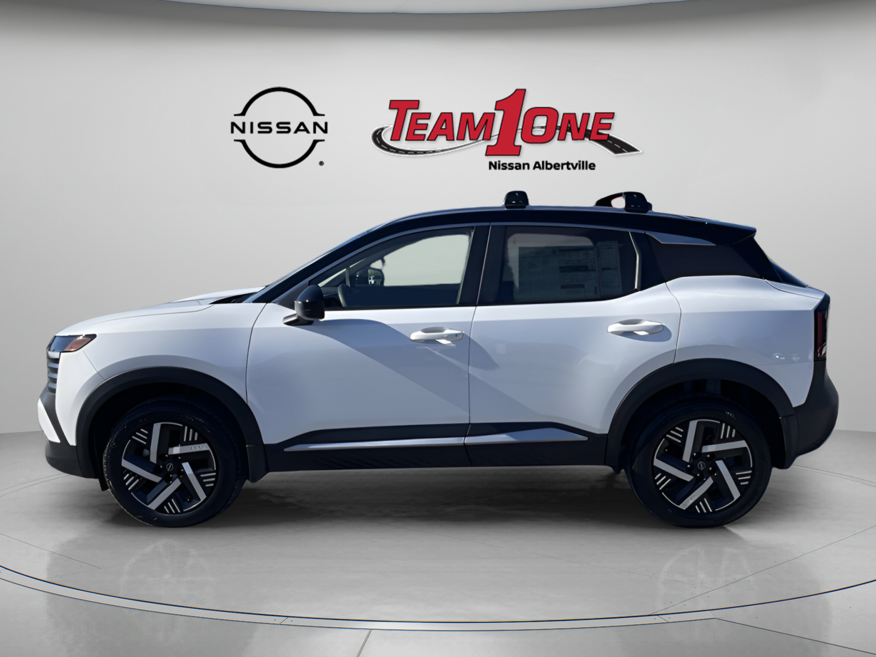 New 2026 Nissan Kicks SV w/ Cold Weather Package FWD image 5