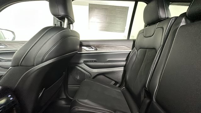 New 2026 Jeep Grand Cherokee L 4WD image 12
