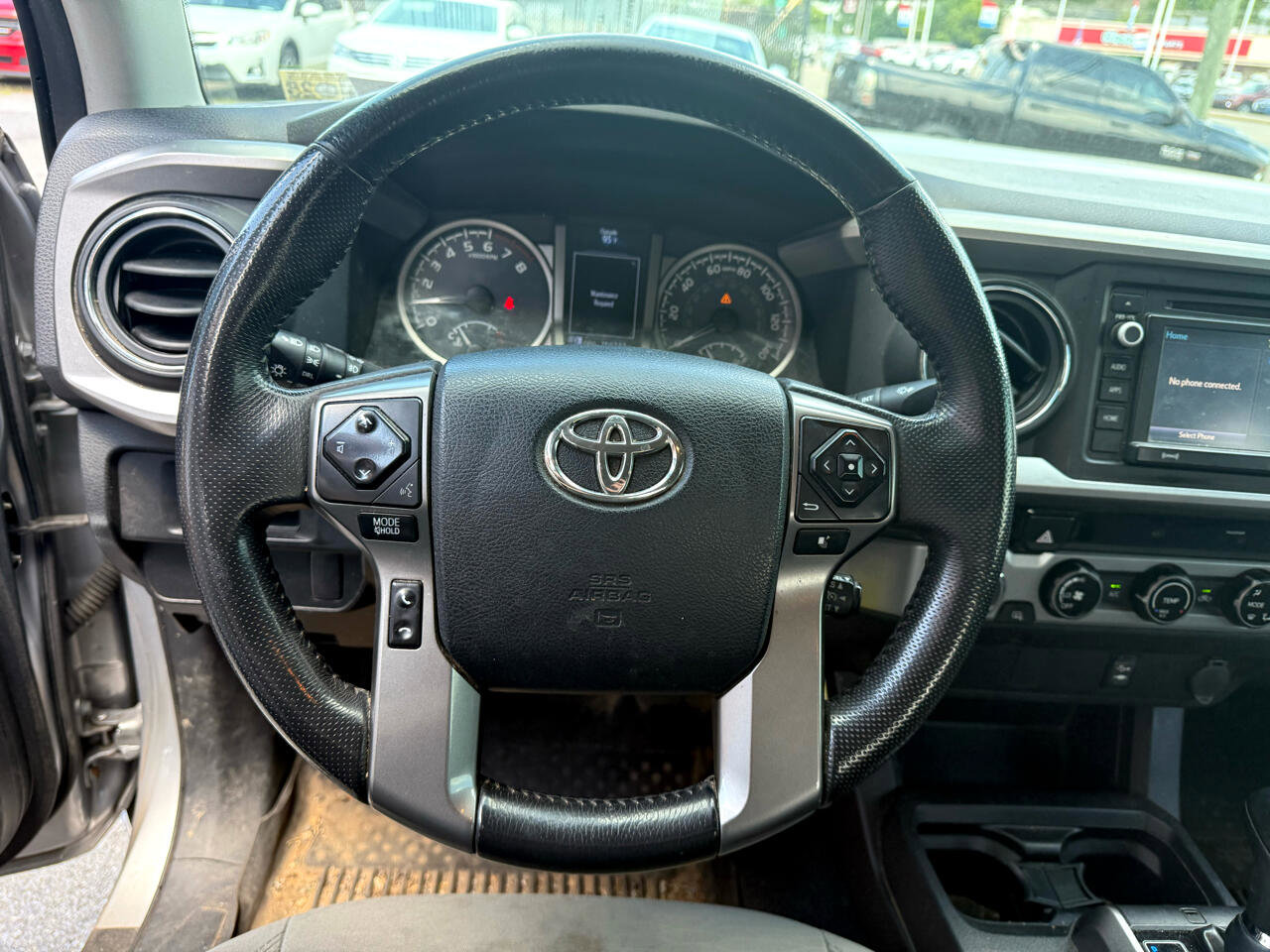 Used 2017 Toyota Tacoma SR5 image 3