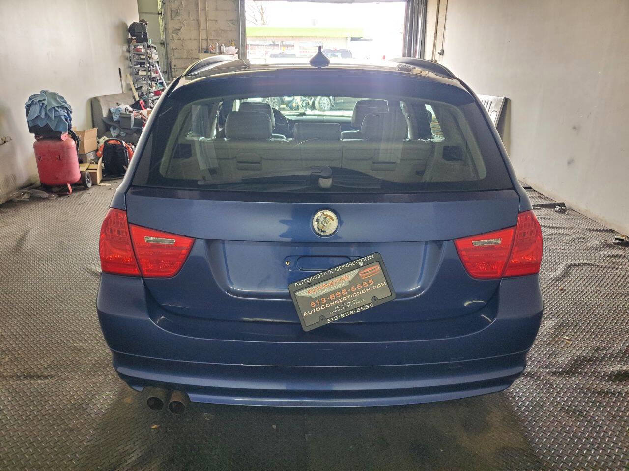 Used 2011 BMW 328i xDrive Wagon AWD/4WD image 6
