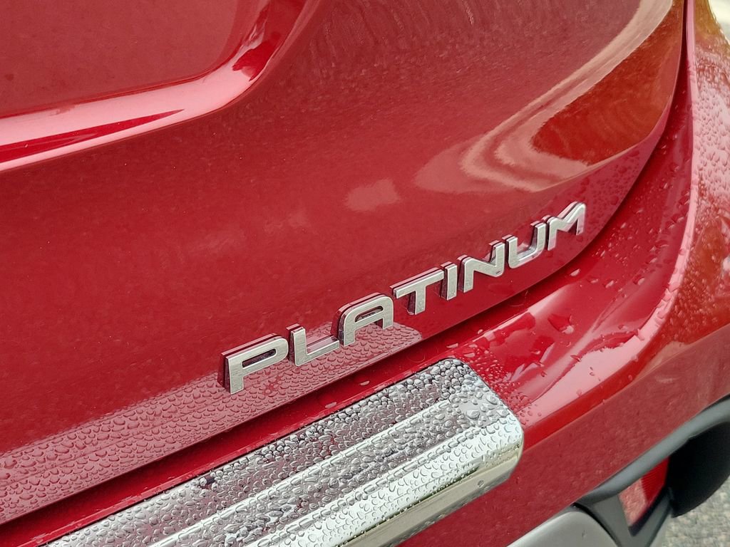 Used 2023 Toyota Highlander Platinum image 16