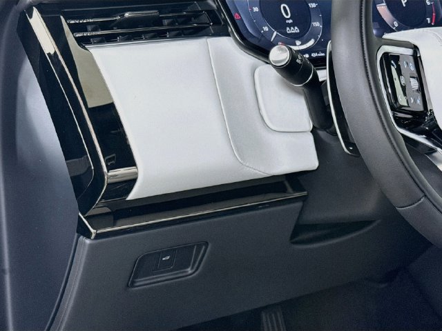 New 2027 Land Rover Range Rover Sport SE AWD/4WD image 10