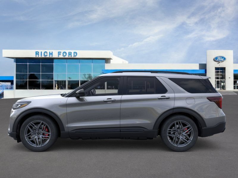 New 2026 Ford Explorer ST-Line w/ ST-Line Street Pack AWD/4WD image 3
