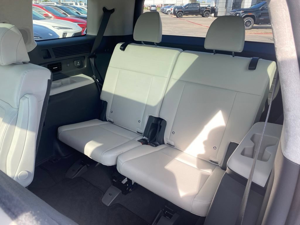 Used 2025 Hyundai Santa Fe Calligraphy w/ Tow & Go Package FWD image 13