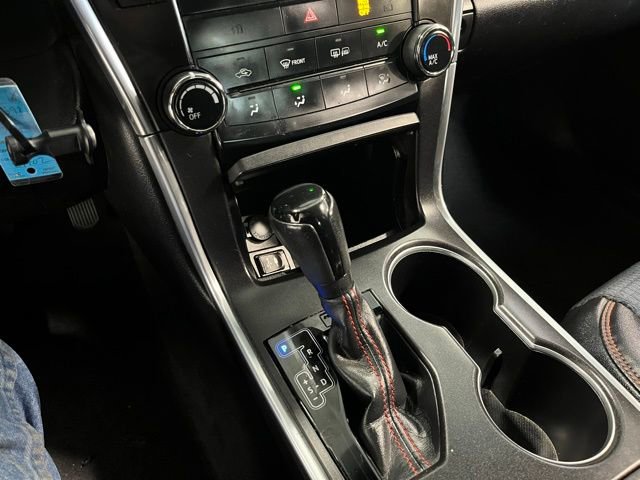 Used 2015 Toyota Camry SE FWD image 29